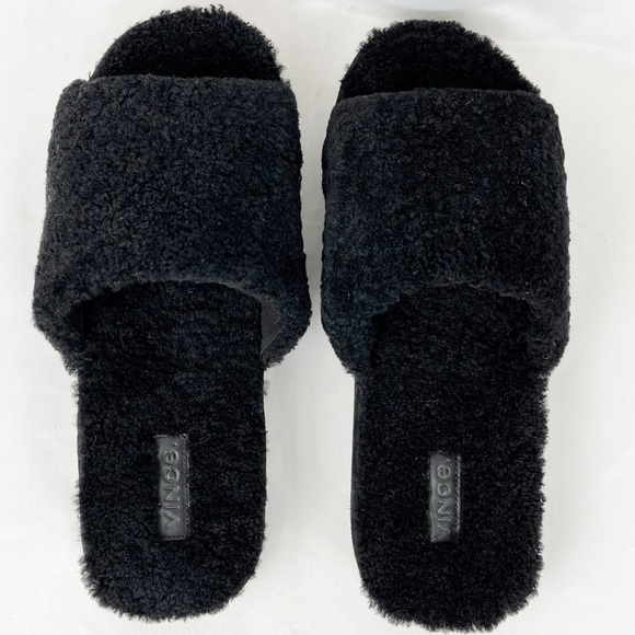 Vince Black Teddy New Zealand Dyed Lamb Fur Cozy Slides Slippers Sz11 NWOB - Picture 7 of 13